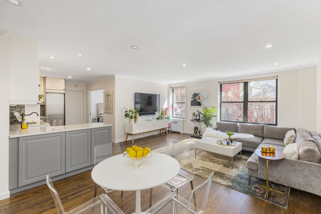 165 CHRISTOPHER Street 3KL