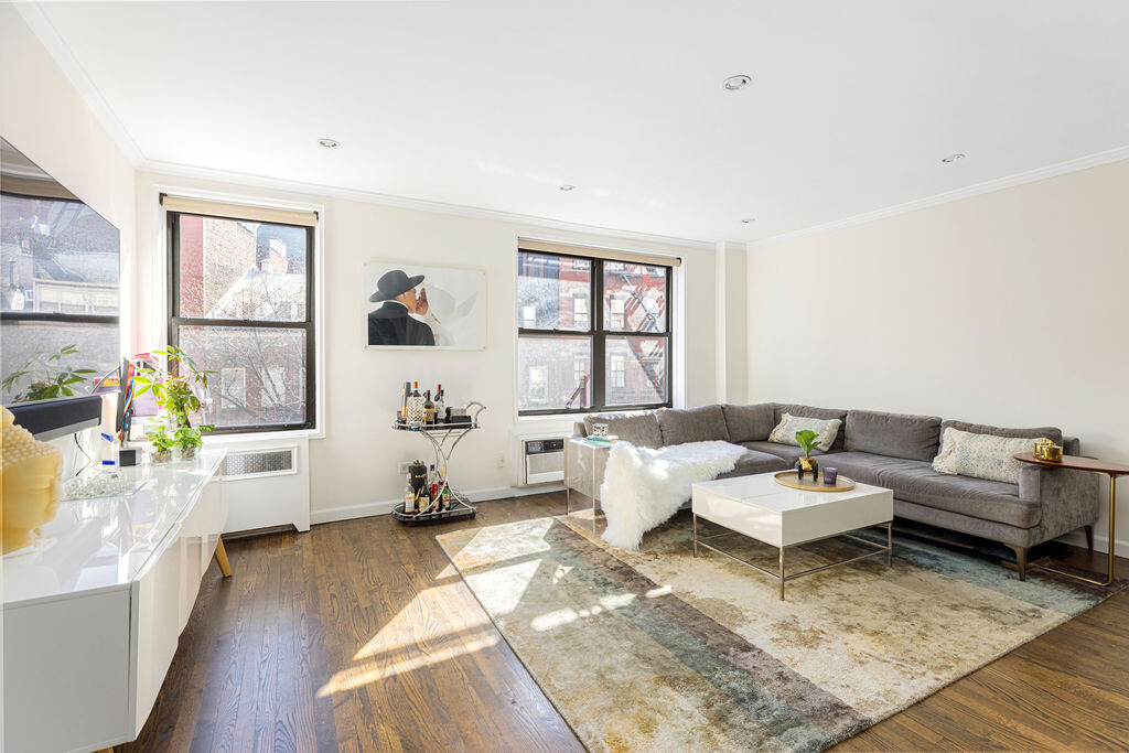 165 CHRISTOPHER Street 3KL