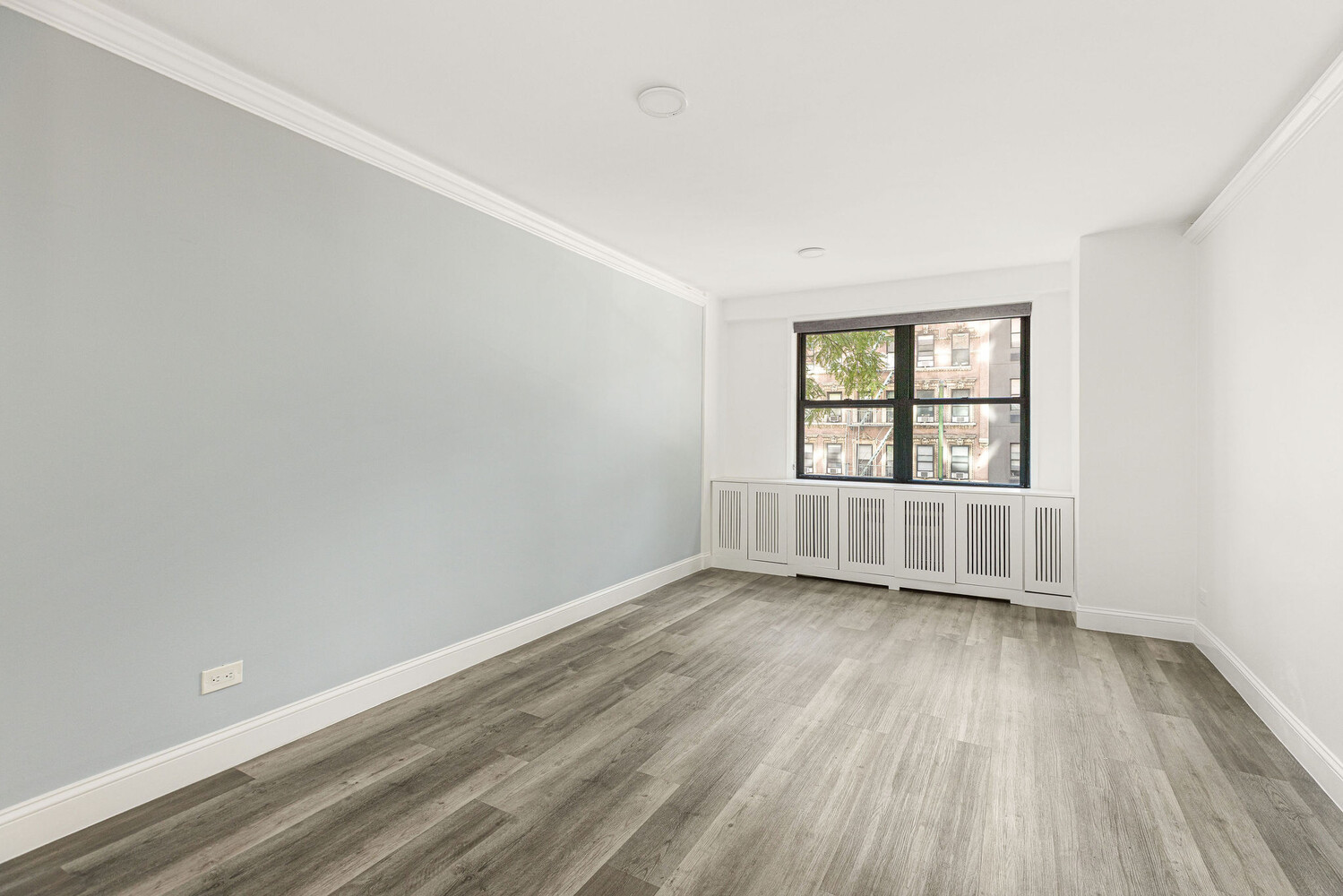 330 3RD Avenue 3F