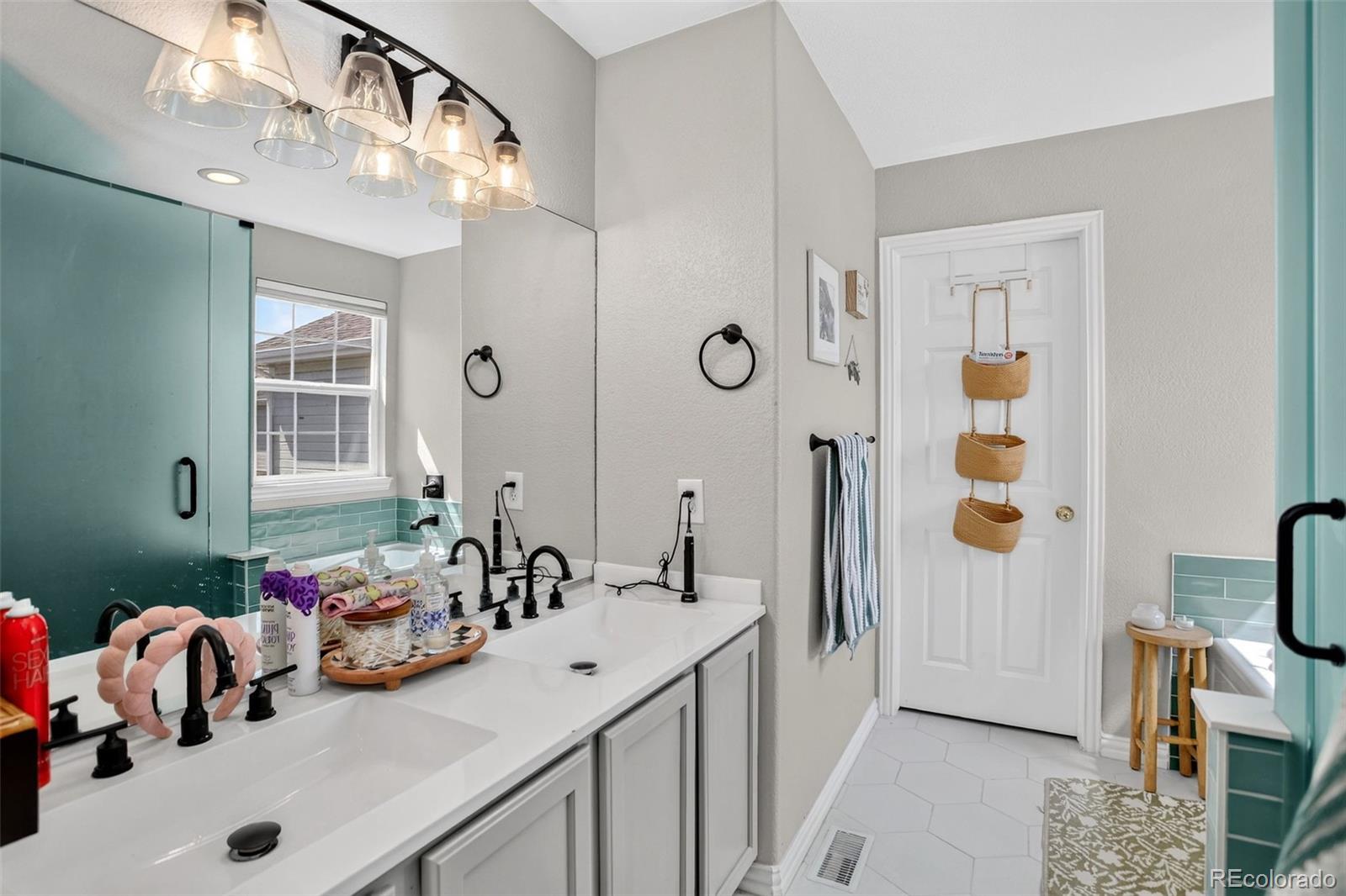 8300 Fairmount Drive Unit: SS103