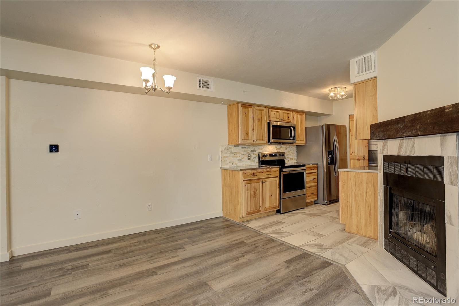 1820 Newland Court Unit: 213