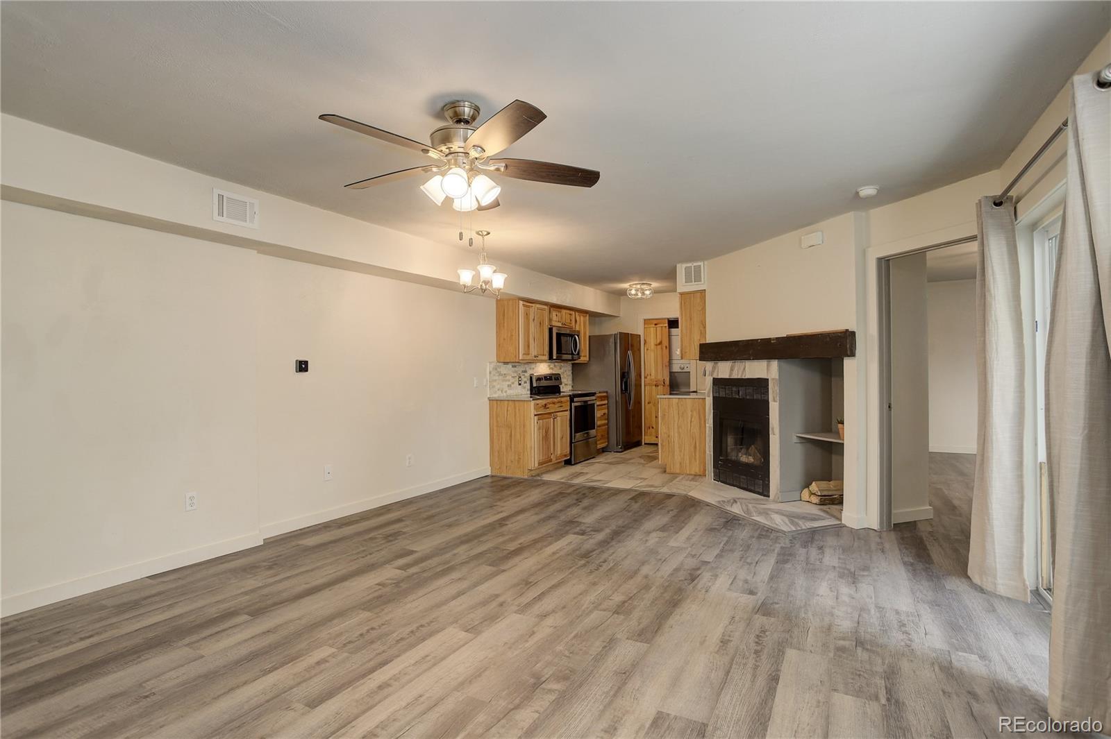 1820 Newland Court Unit: 213