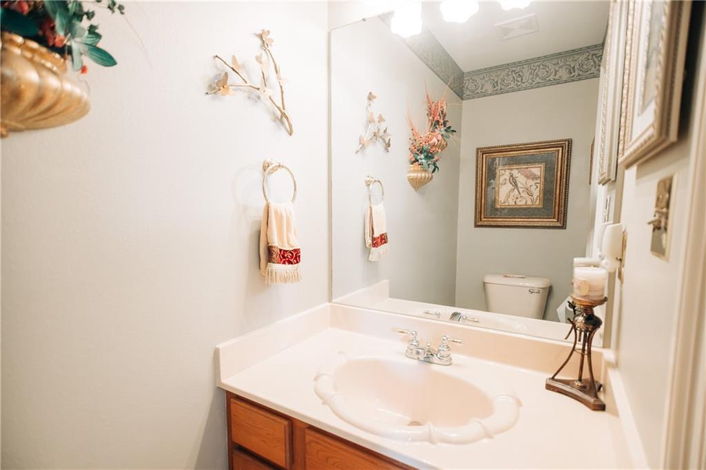 1219 W CHERRY HILL Loop