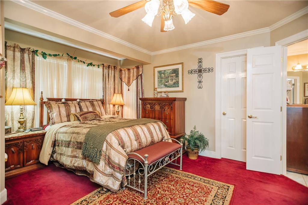 1219 W CHERRY HILL Loop