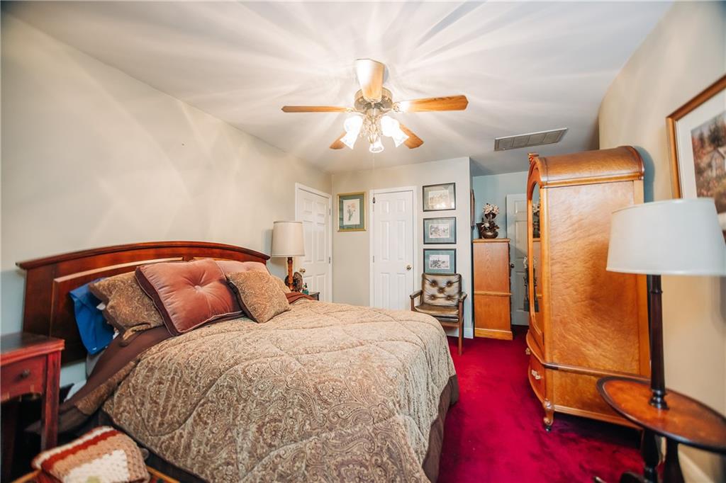 1219 W CHERRY HILL Loop