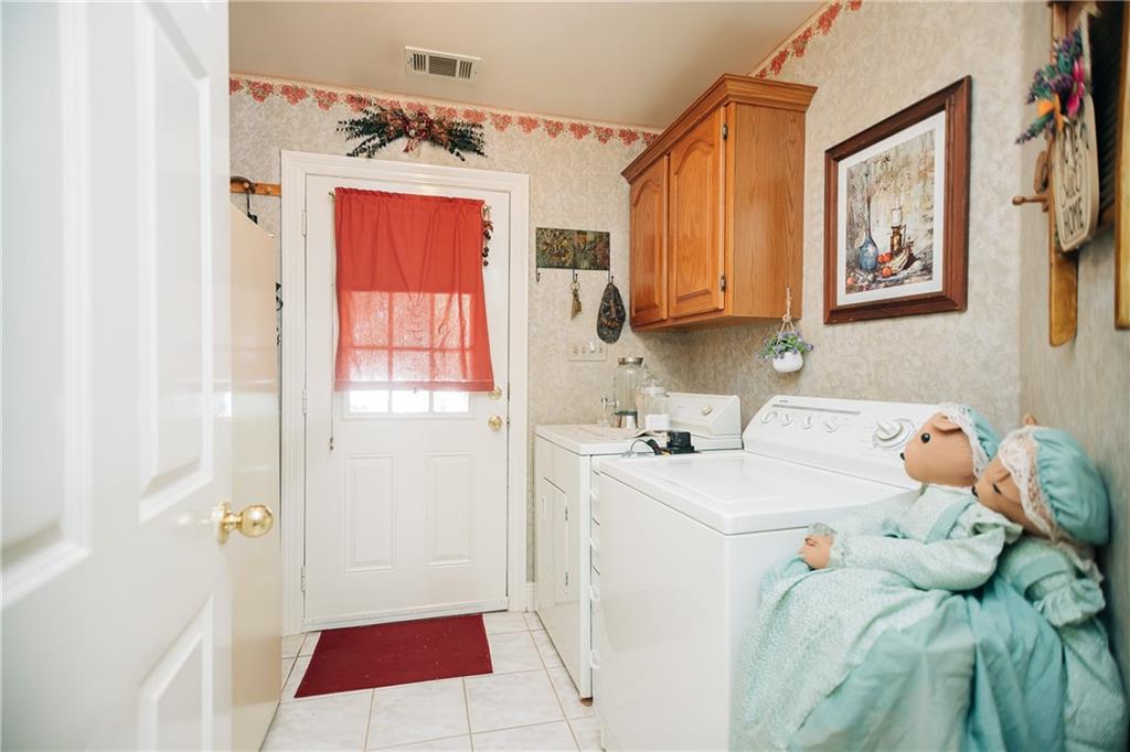 1219 W CHERRY HILL Loop