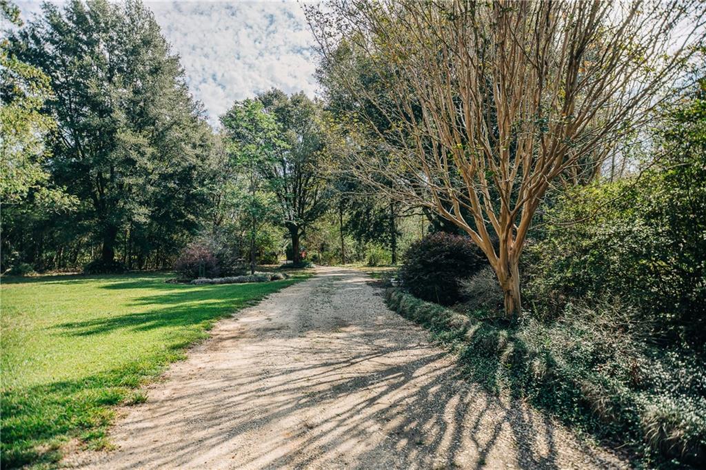 1219 W CHERRY HILL Loop