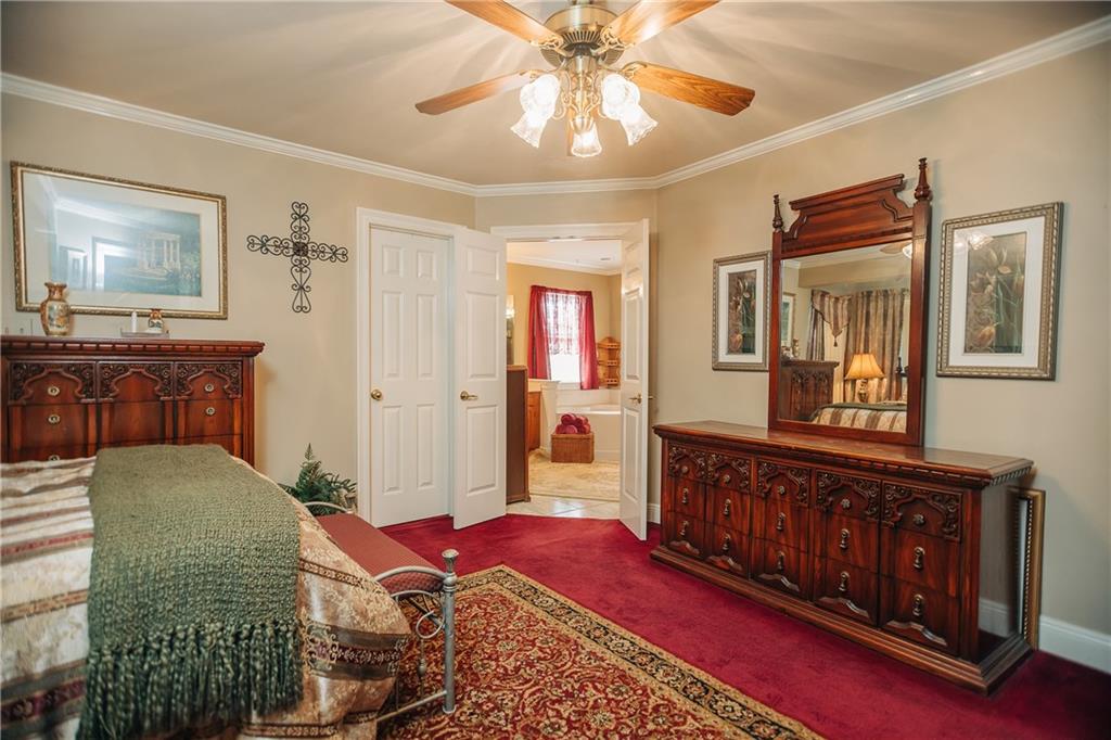 1219 W CHERRY HILL Loop