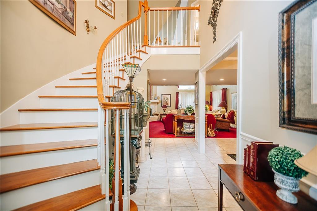 1219 W CHERRY HILL Loop