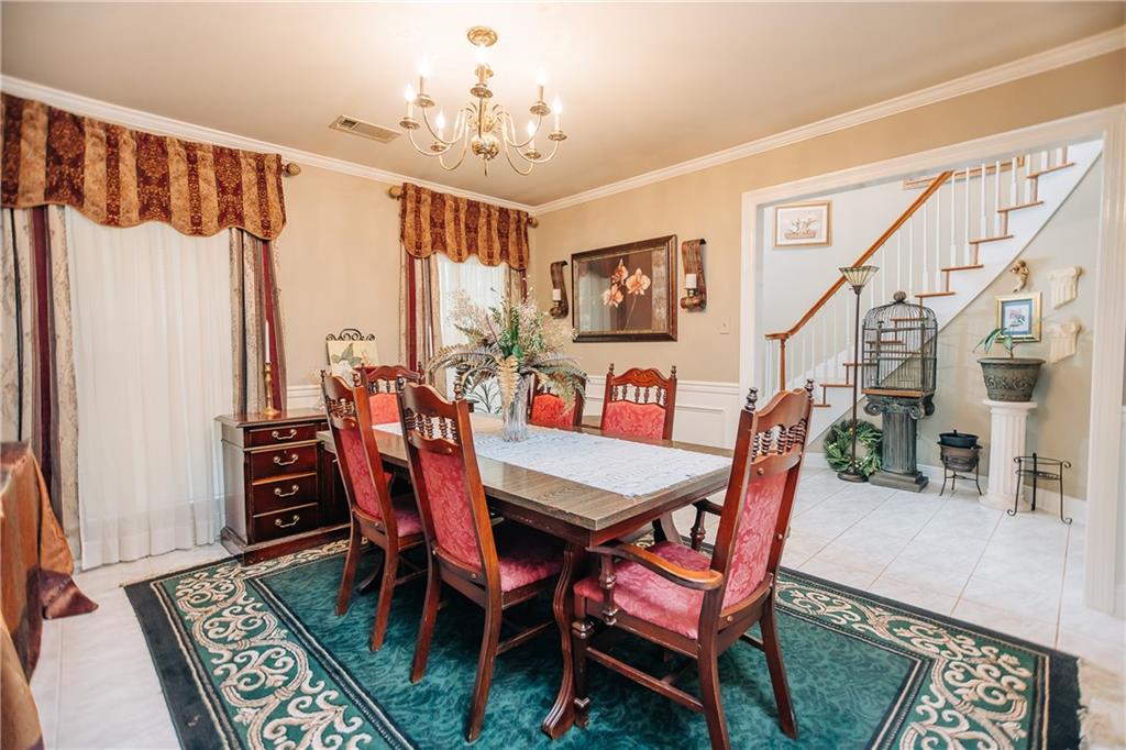 1219 W CHERRY HILL Loop