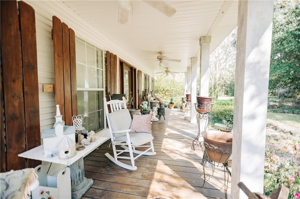 1219 W CHERRY HILL Loop