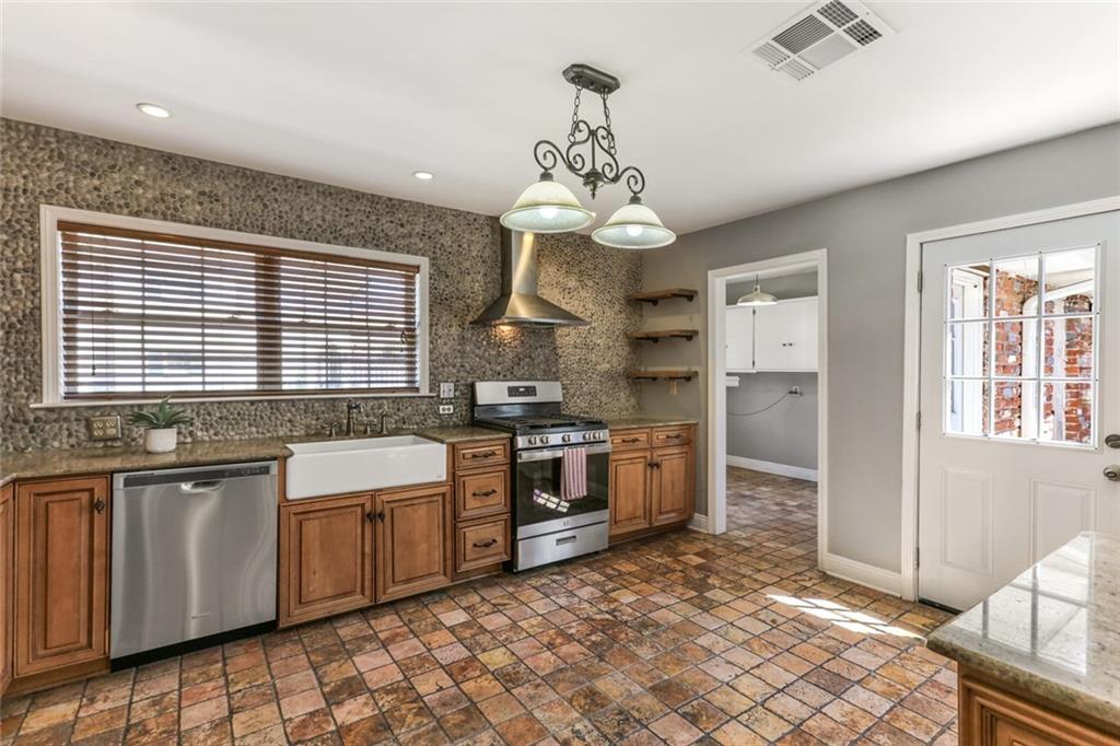 5109 CLEVELAND Place