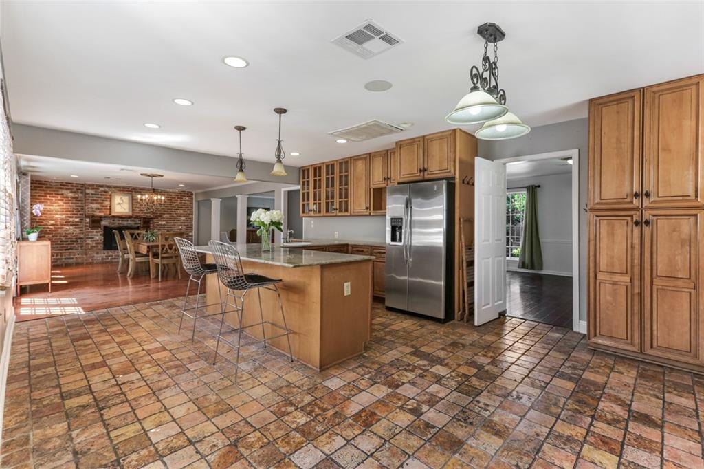 5109 CLEVELAND Place