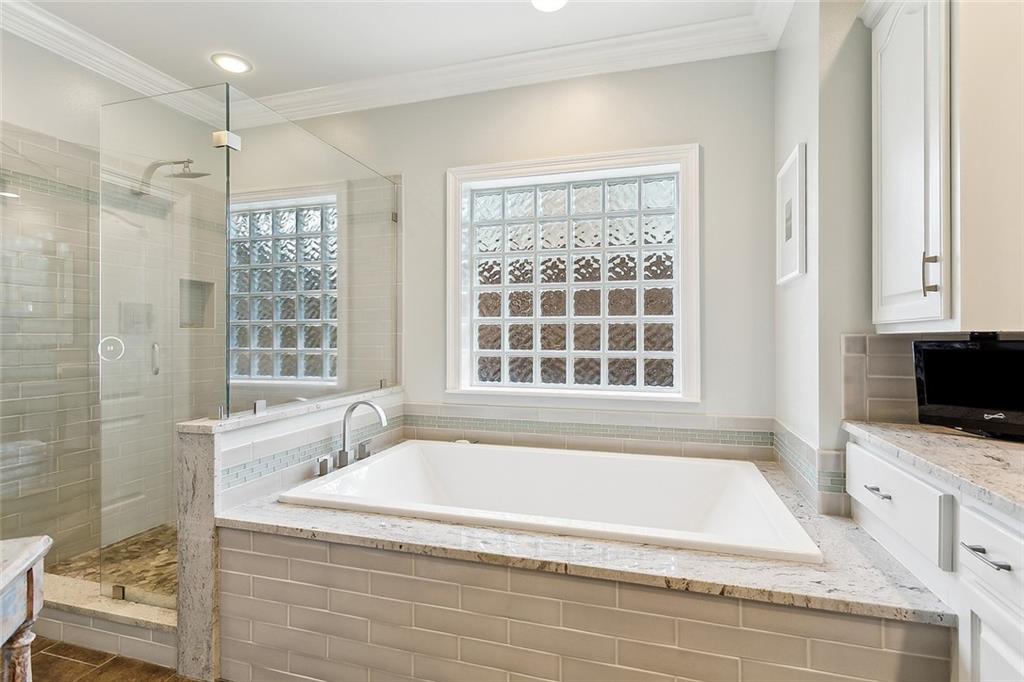 23 FAIRWAY VIEW Court