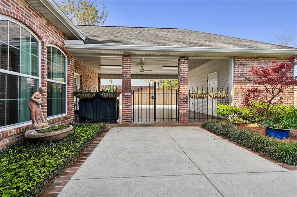 23 FAIRWAY VIEW Court