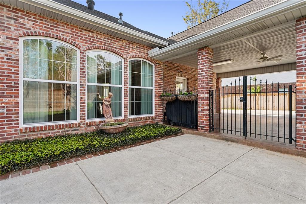 23 FAIRWAY VIEW Court