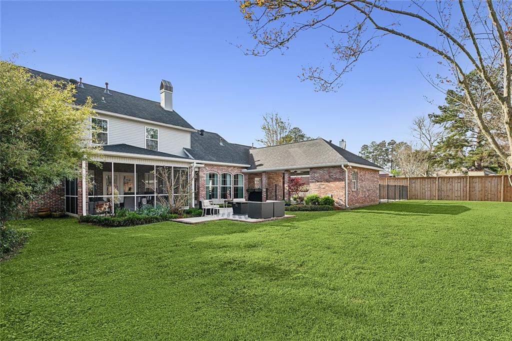 23 FAIRWAY VIEW Court