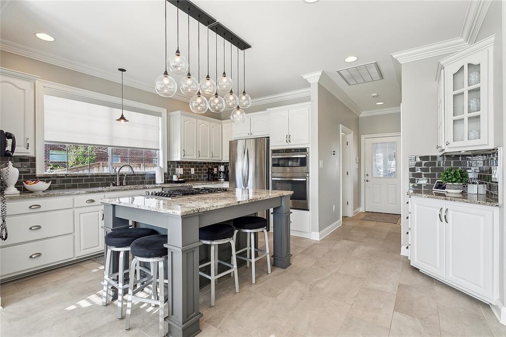 23 FAIRWAY VIEW Court