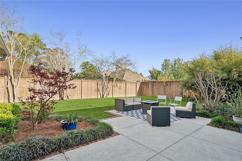 23 FAIRWAY VIEW Court