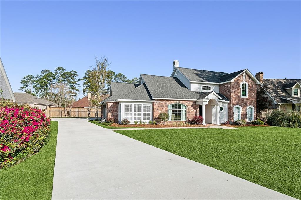 23 FAIRWAY VIEW Court