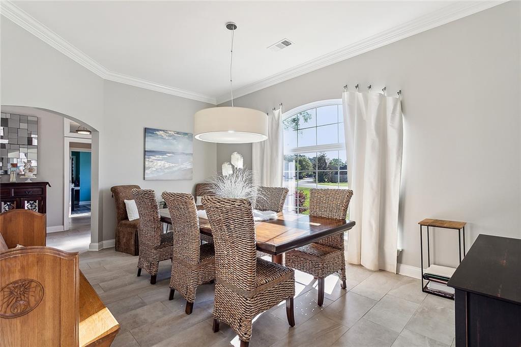 23 FAIRWAY VIEW Court