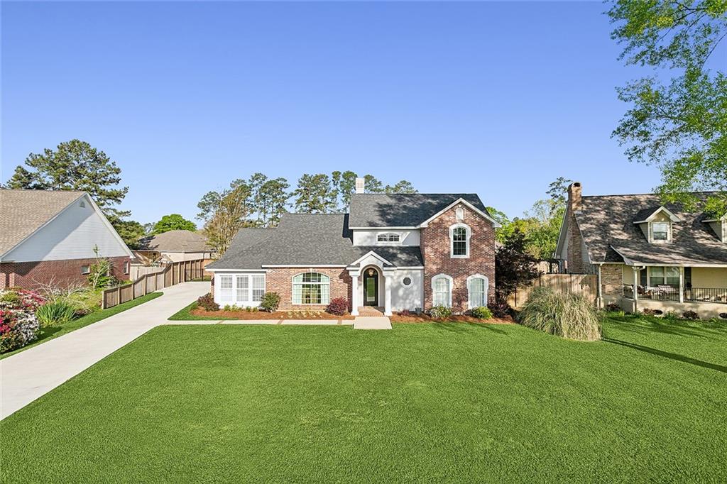 23 FAIRWAY VIEW Court