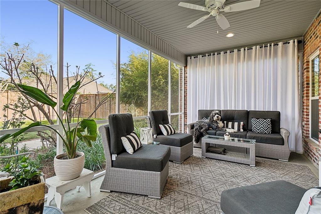 23 FAIRWAY VIEW Court