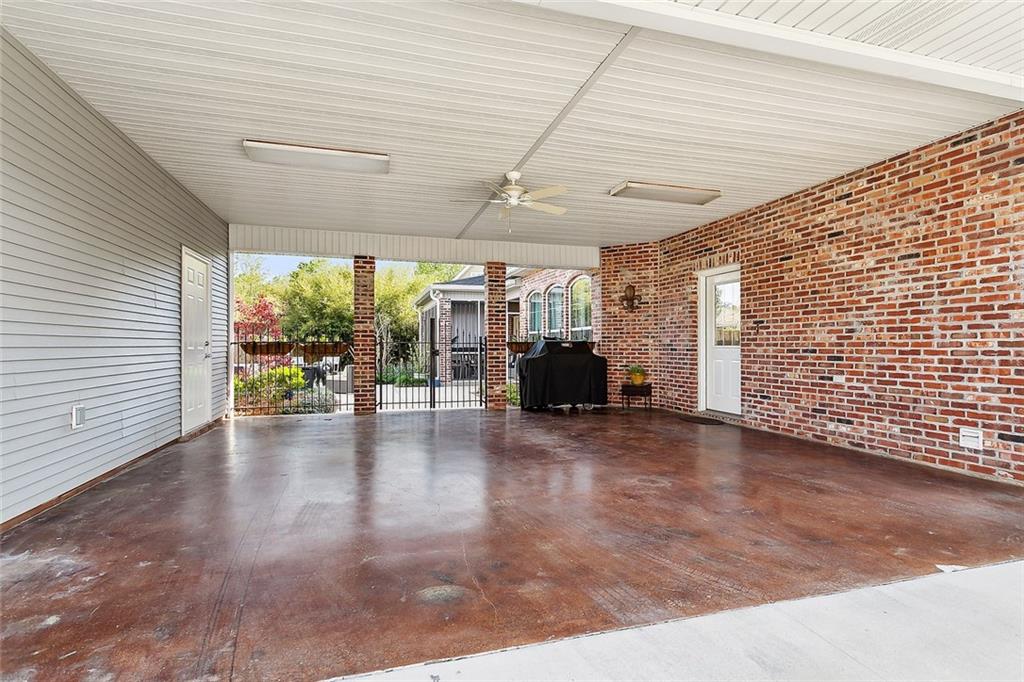 23 FAIRWAY VIEW Court