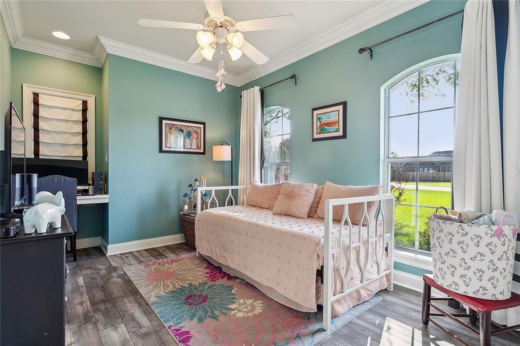 23 FAIRWAY VIEW Court