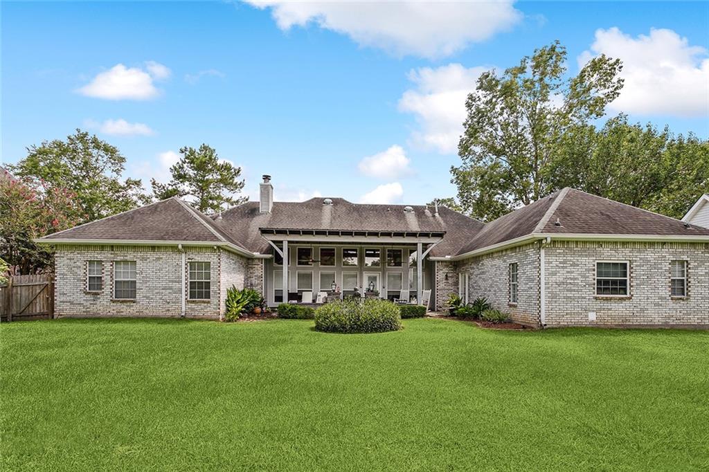 120 FONTAINBLEAU Drive