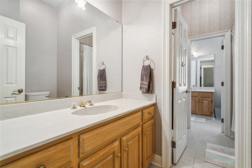 120 FONTAINBLEAU Drive