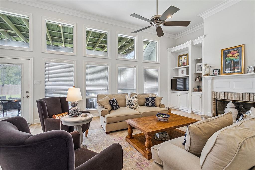 120 FONTAINBLEAU Drive