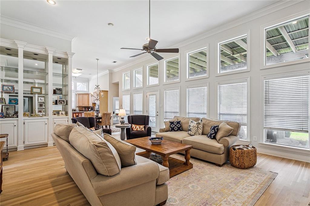 120 FONTAINBLEAU Drive