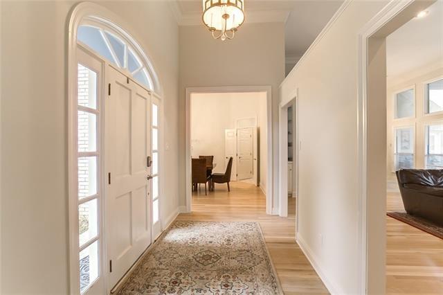 120 FONTAINBLEAU Drive