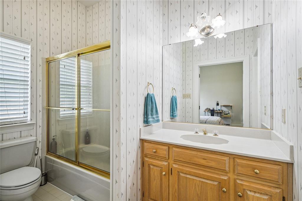 120 FONTAINBLEAU Drive