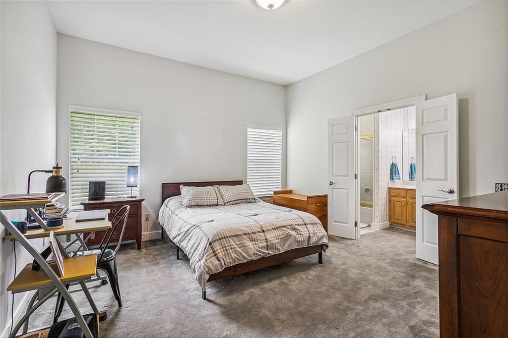 120 FONTAINBLEAU Drive