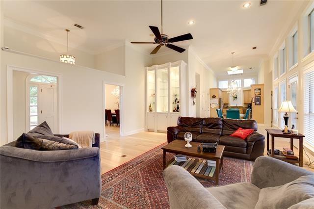 120 FONTAINBLEAU Drive