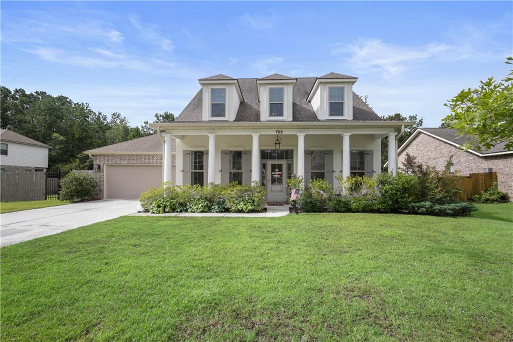 752 PERRILLOUX Trace