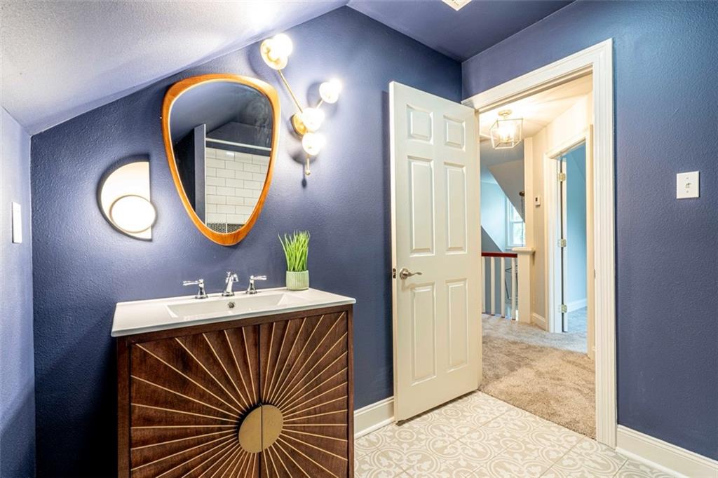 2332 LIVINGSTON Street