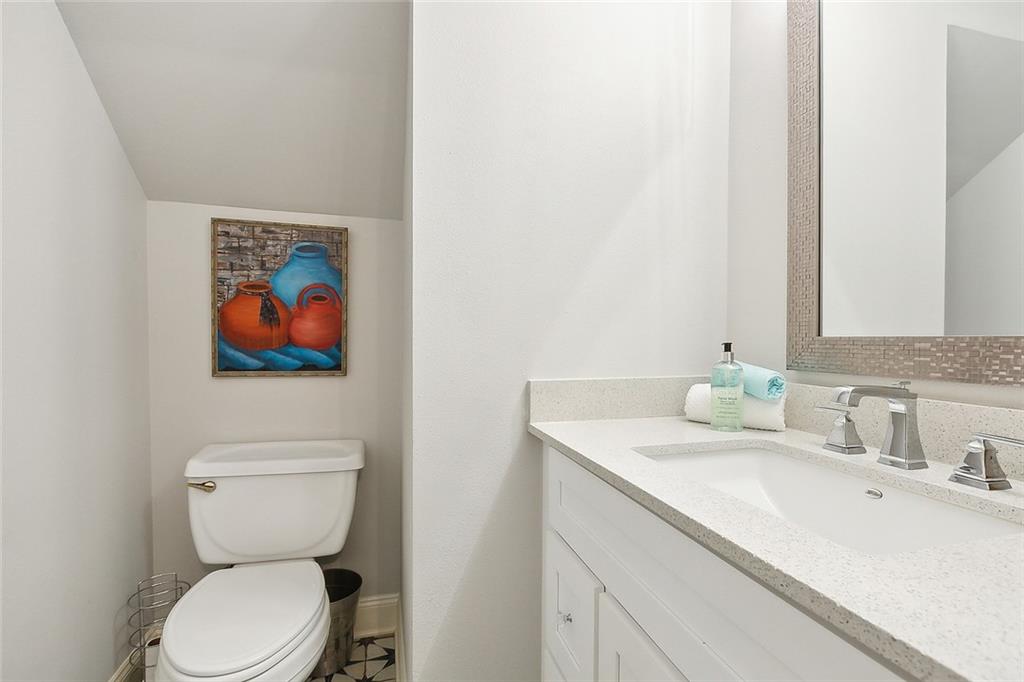 2332 LIVINGSTON Street