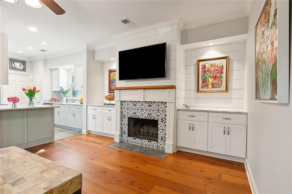 2332 LIVINGSTON Street