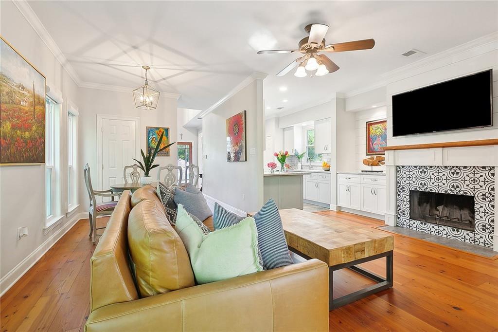 2332 LIVINGSTON Street