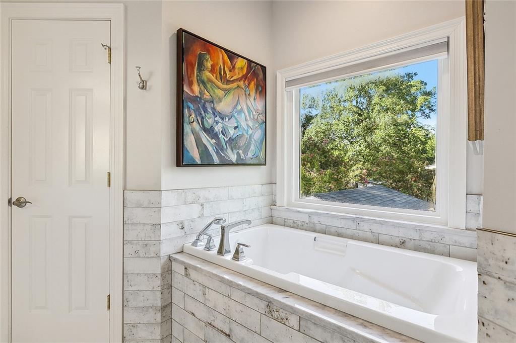 2332 LIVINGSTON Street