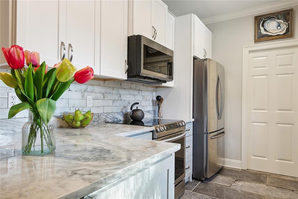 2332 LIVINGSTON Street