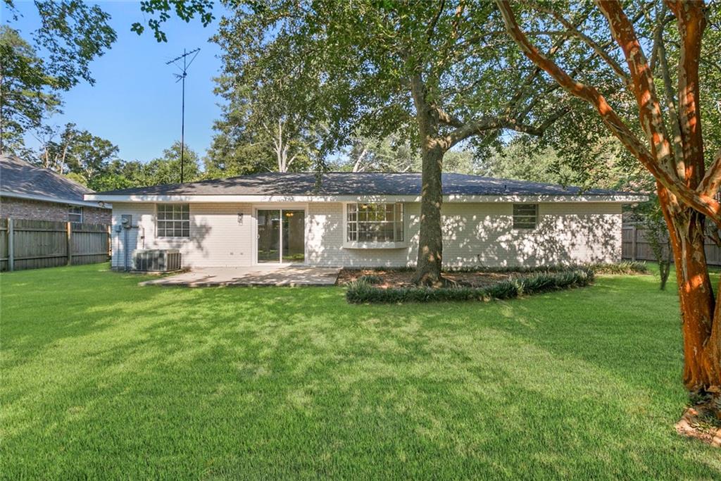141 LIVE OAK Street