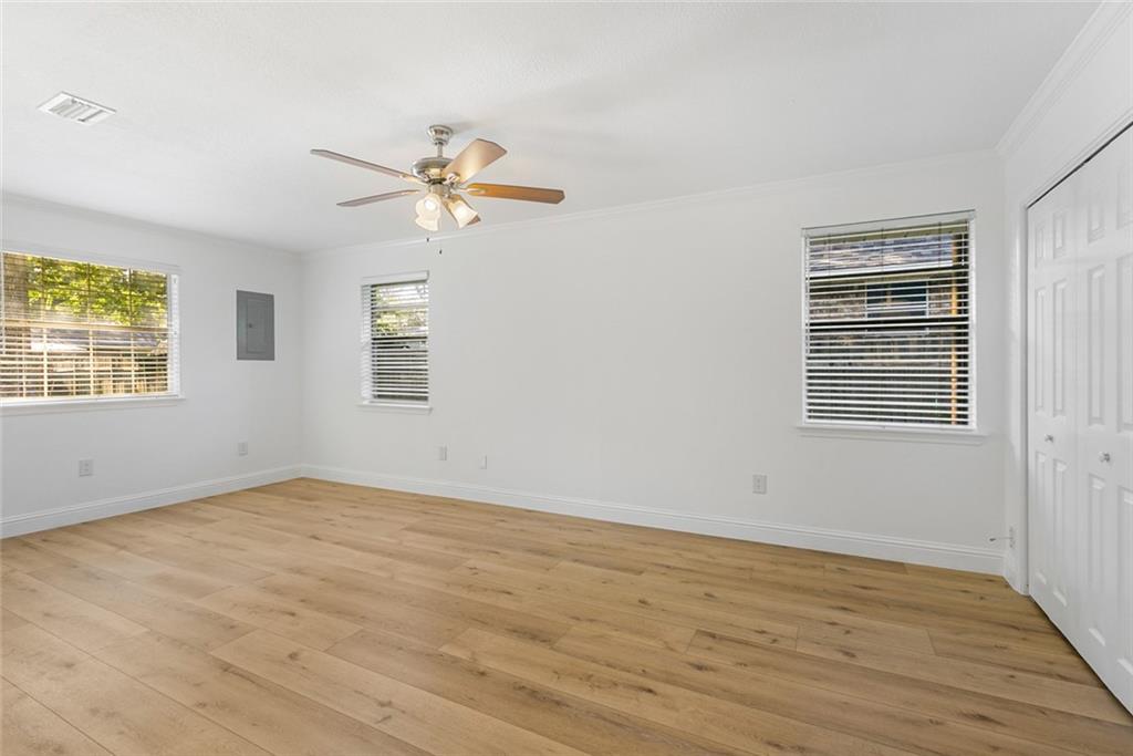 141 LIVE OAK Street