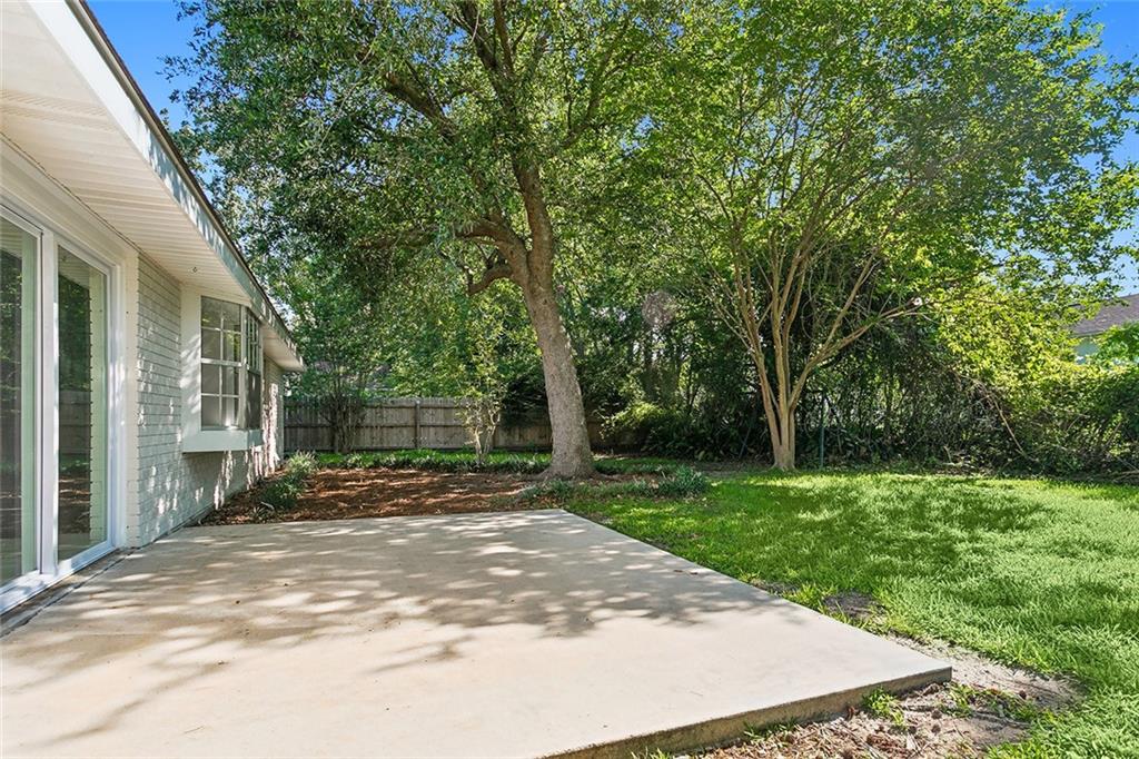 141 LIVE OAK Street