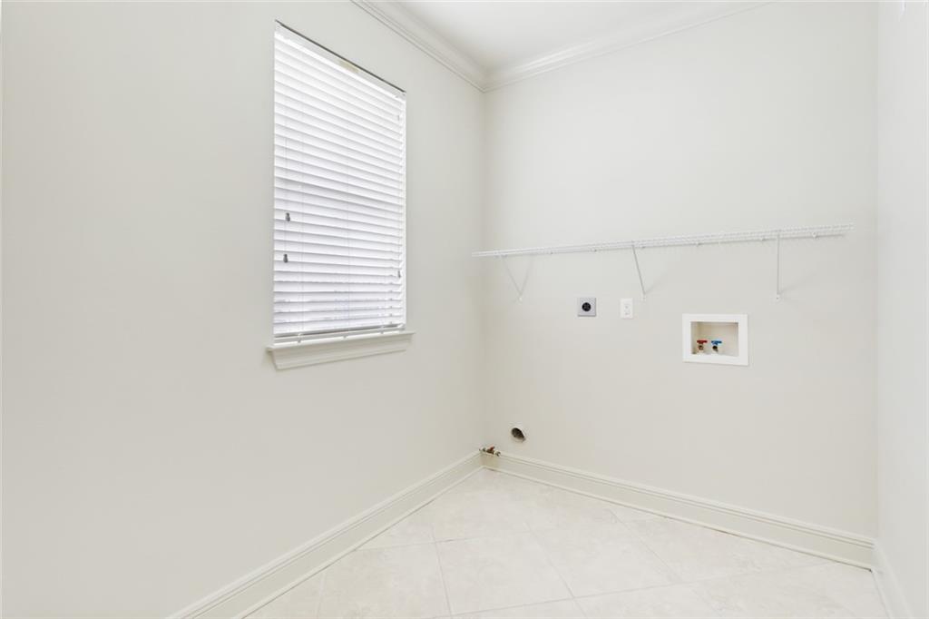 815 AUTUMN Place