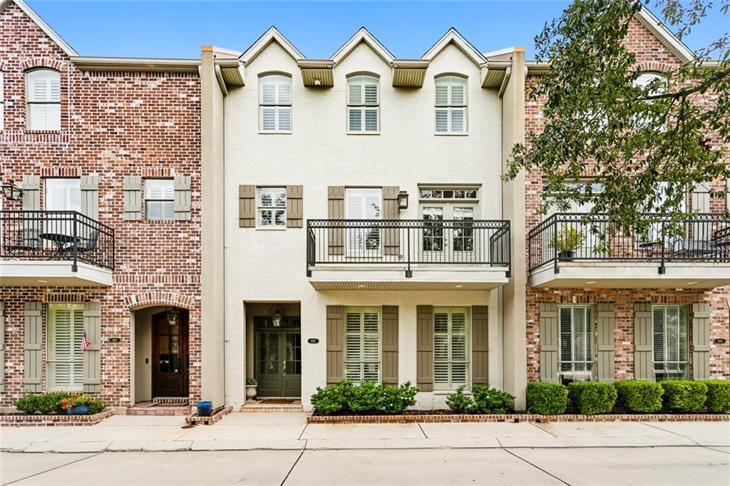 815 AUTUMN Place