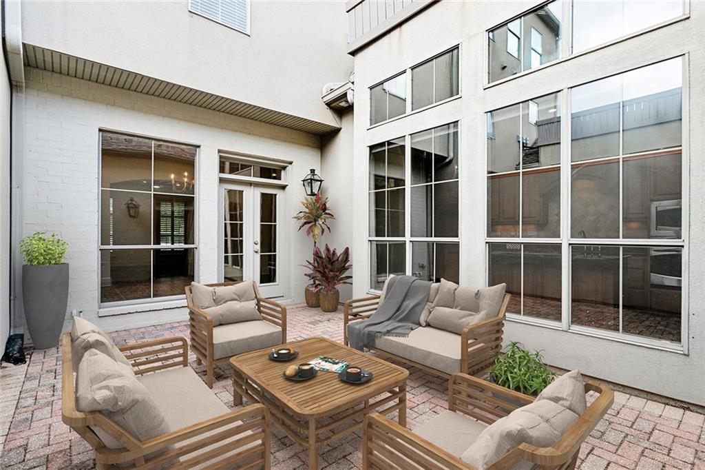 815 AUTUMN Place